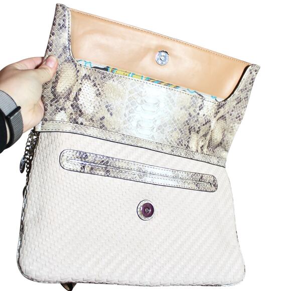 GUESS Beige and Snake Print Clutch Wristlet Large - Picture 5 of 5